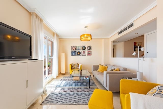 4 soverom Penthouse til salgs i Centro, Estepona med svømmebasseng - € 549 000 (Ref: 9479876)