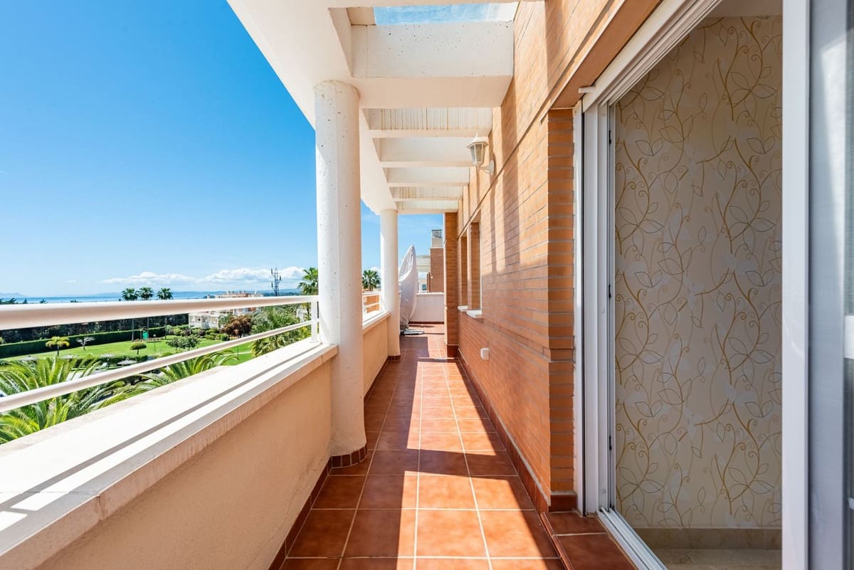4 soverom Penthouse til salgs i Estepona med svømmebasseng - € 549 000 (Ref: 9479876)