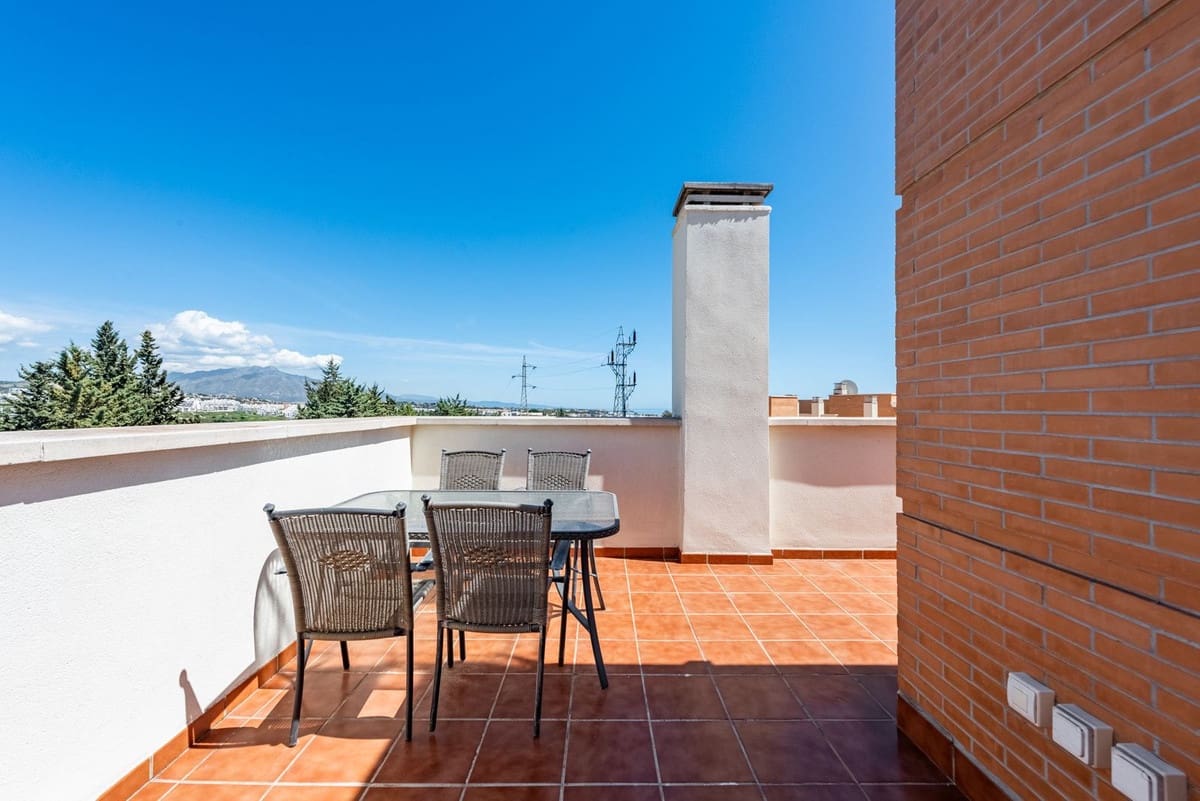 4 soverom Penthouse til salgs i Estepona med svømmebasseng - € 549 000 (Ref: 9479876)