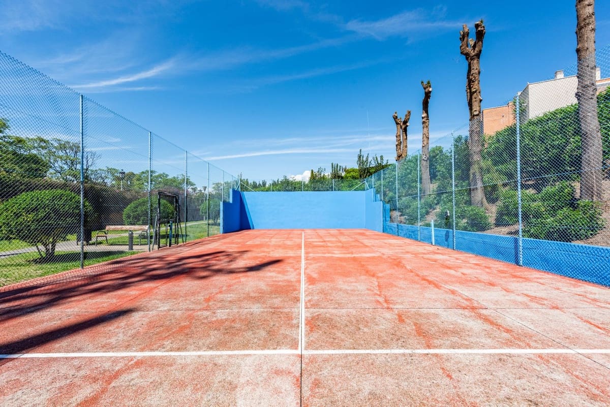 4 soverom Penthouse til salgs i Estepona med svømmebasseng - € 549 000 (Ref: 9479876)