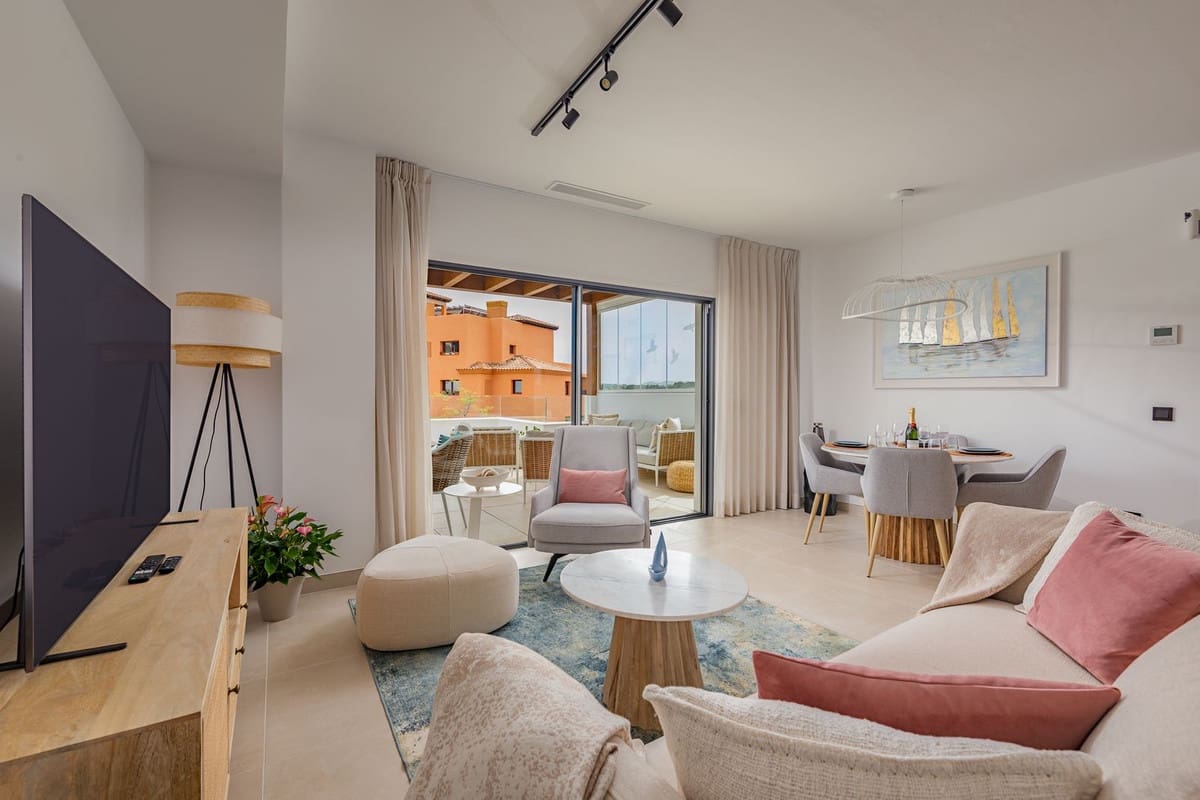 2 bedroom Apartment for sale in Bahia de Casares with pool garage - € 549,000 (Ref: 9479877)