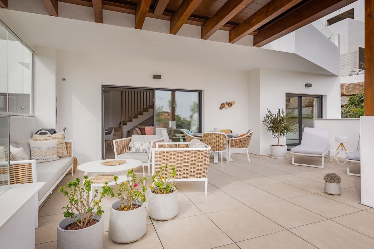 2 bedroom Apartment for sale in Bahia de Casares with pool garage - € 549,000 (Ref: 9479877)