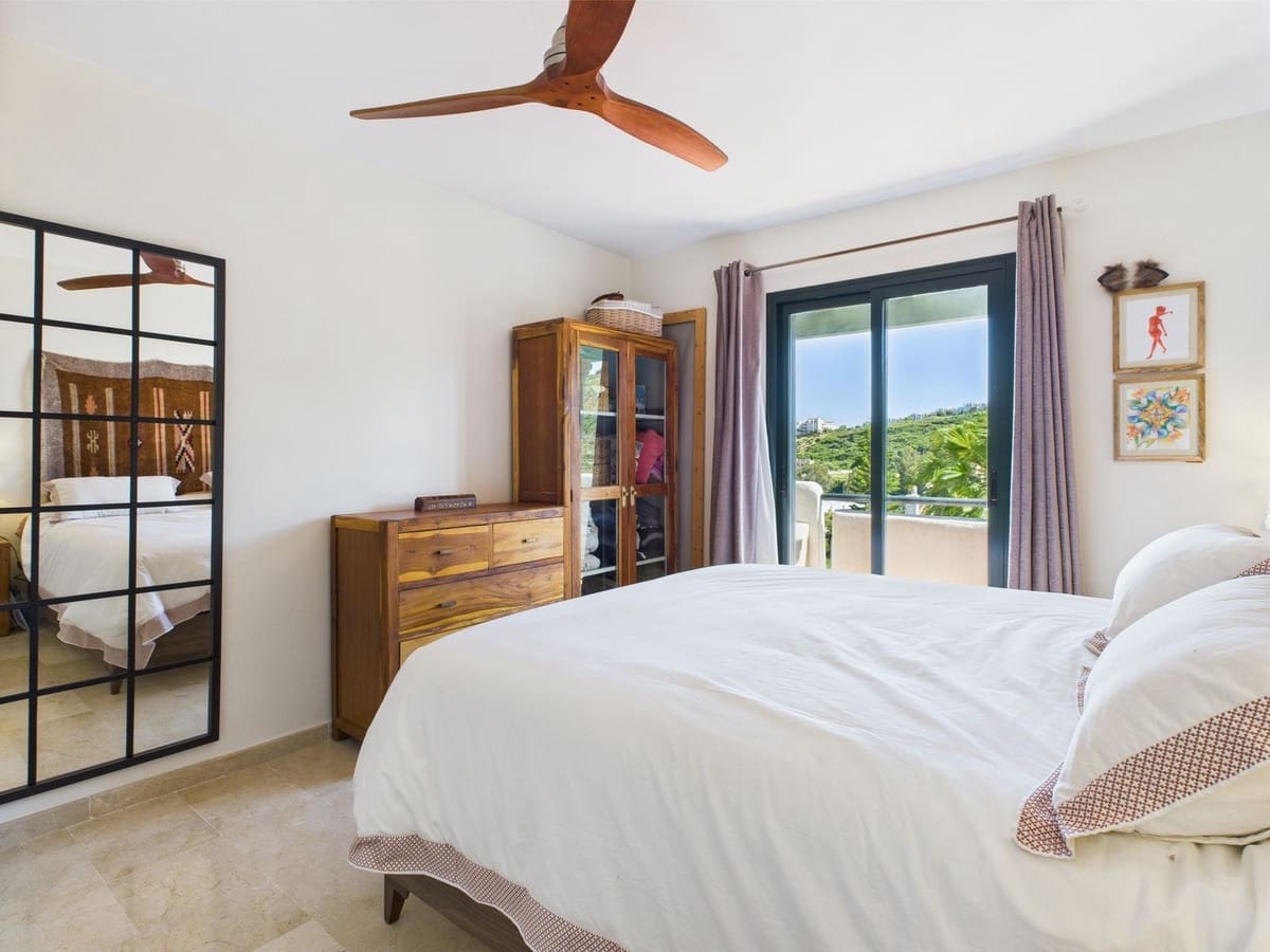 Pareado de 3 habitaciones en Manilva en venta con piscina - 549.000 € (Ref: 9479878)