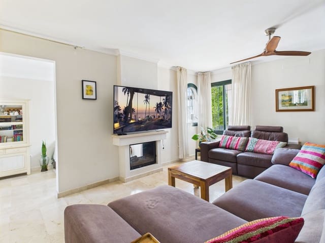 Pareado de 3 habitaciones en Manilva Pueblo, Manilva en venta con piscina - 549.000 € (Ref: 9479878)