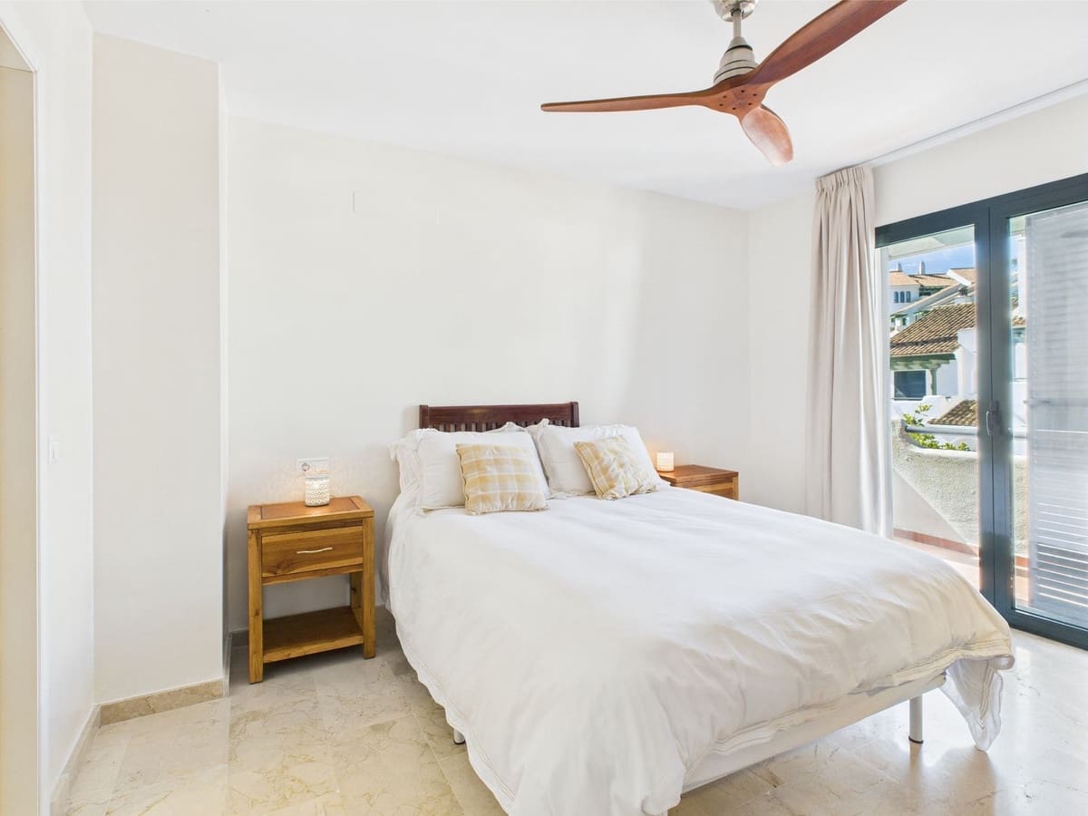 Pareado de 3 habitaciones en Manilva en venta con piscina - 549.000 € (Ref: 9479878)