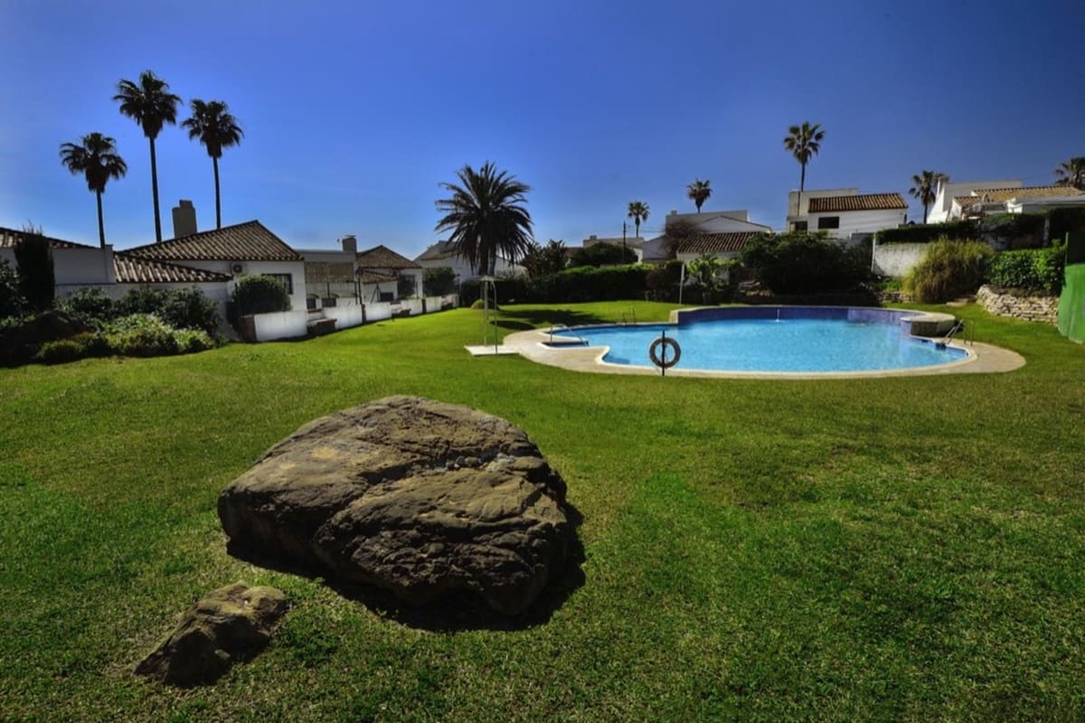 Casa de 3 habitaciones en Bahía Dorada en venta con piscina - 549.000 € (Ref: 9479879)