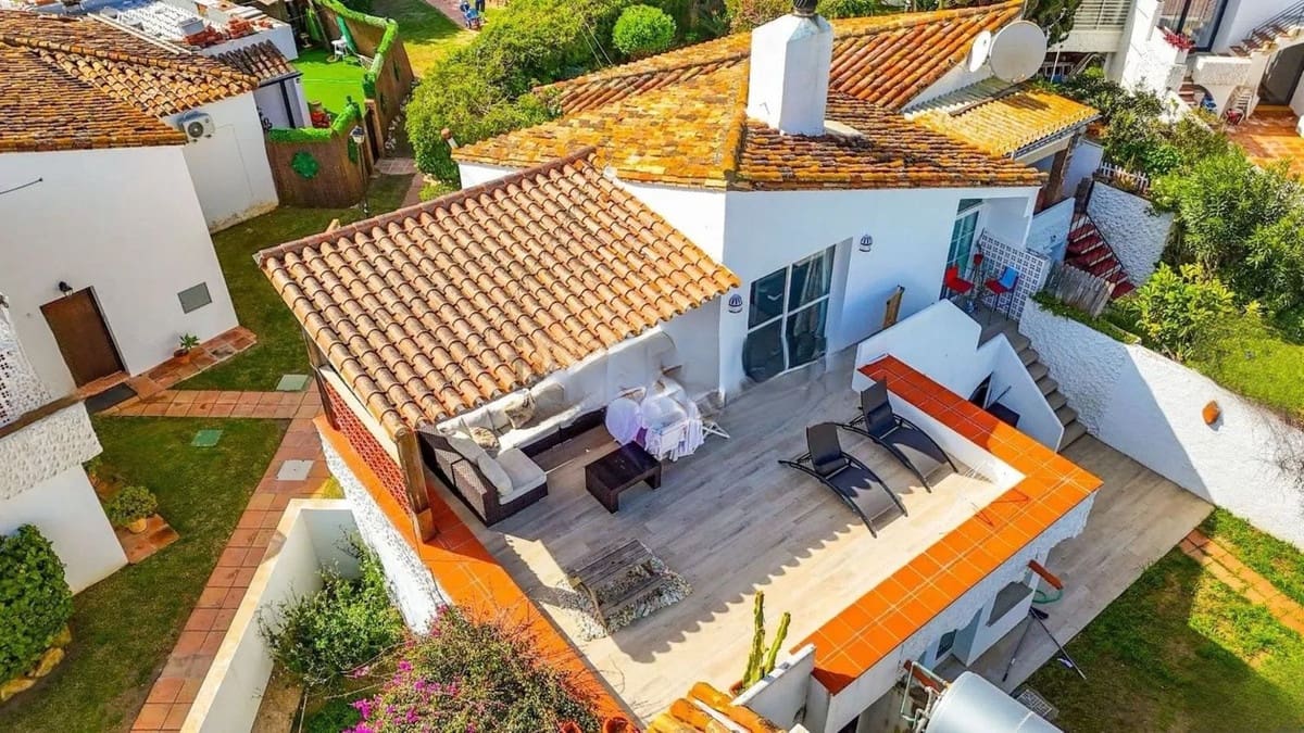 Casa de 3 habitaciones en Bahía Dorada en venta con piscina - 549.000 € (Ref: 9479879)