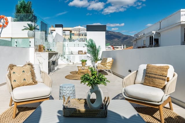 2 bedroom Apartment for sale in Centro, Estepona with pool garage - € 549,000 (Ref: 9479884)