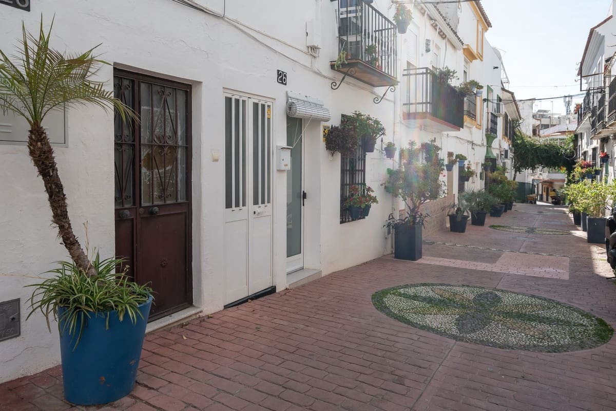 Casa de 2 habitaciones en Estepona en venta - 549.950 € (Ref: 9479885)