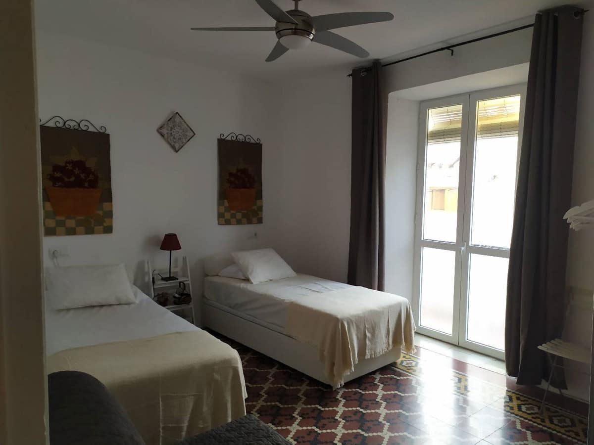 Casa de 2 habitaciones en Estepona en venta - 549.950 € (Ref: 9479885)