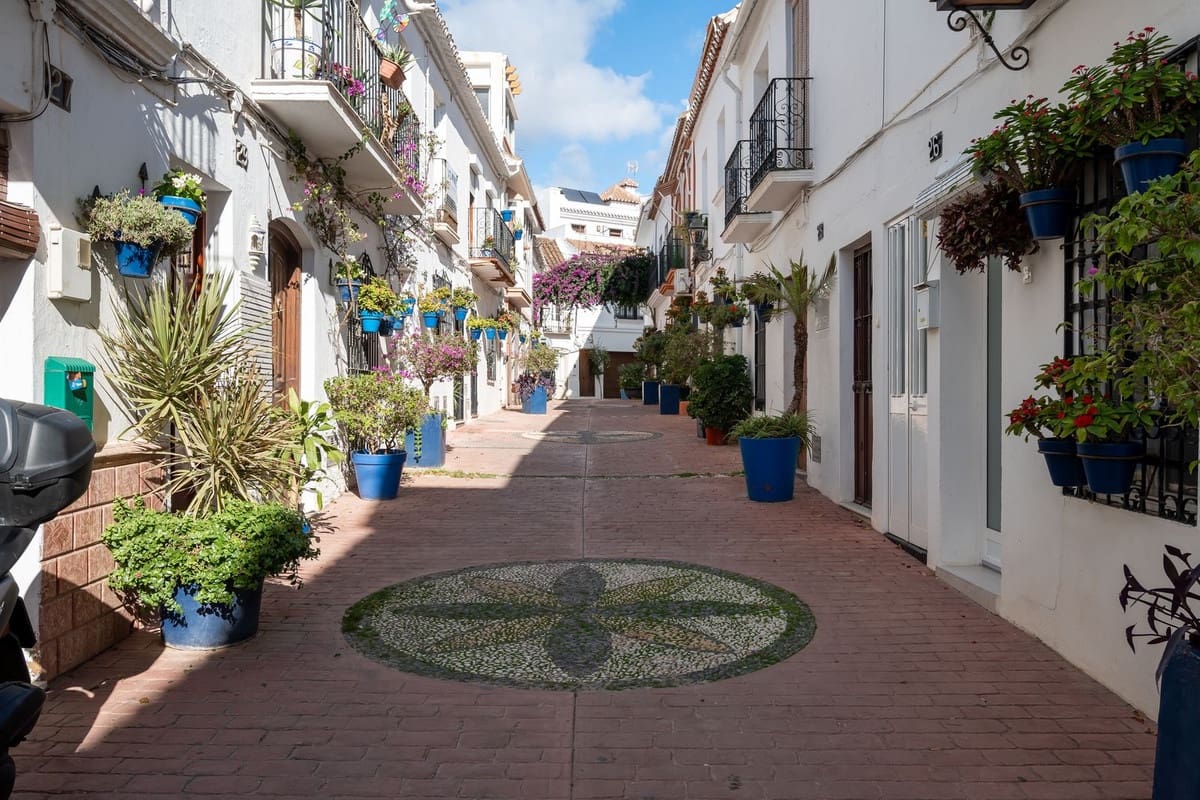 Casa de 2 habitaciones en Estepona en venta - 549.950 € (Ref: 9479885)