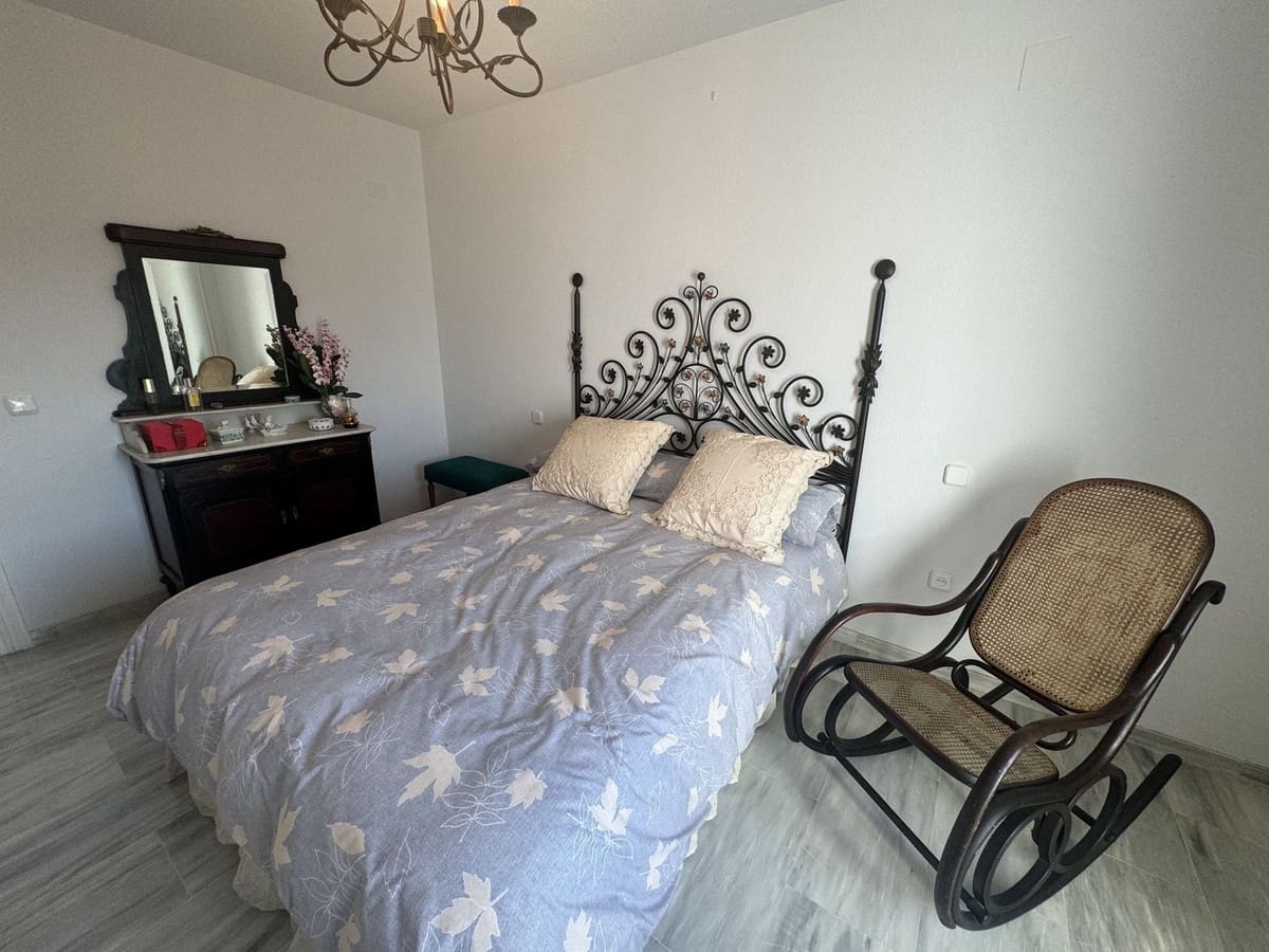 3 bedroom Apartment for sale in Las Chapas with pool garage - € 550,000 (Ref: 9479889)