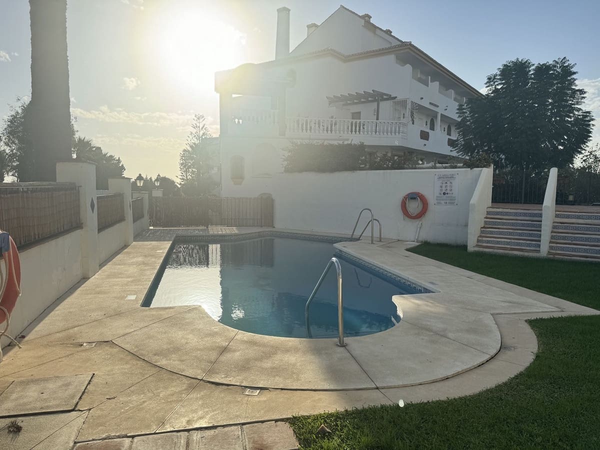 3 bedroom Apartment for sale in Las Chapas with pool garage - € 550,000 (Ref: 9479889)