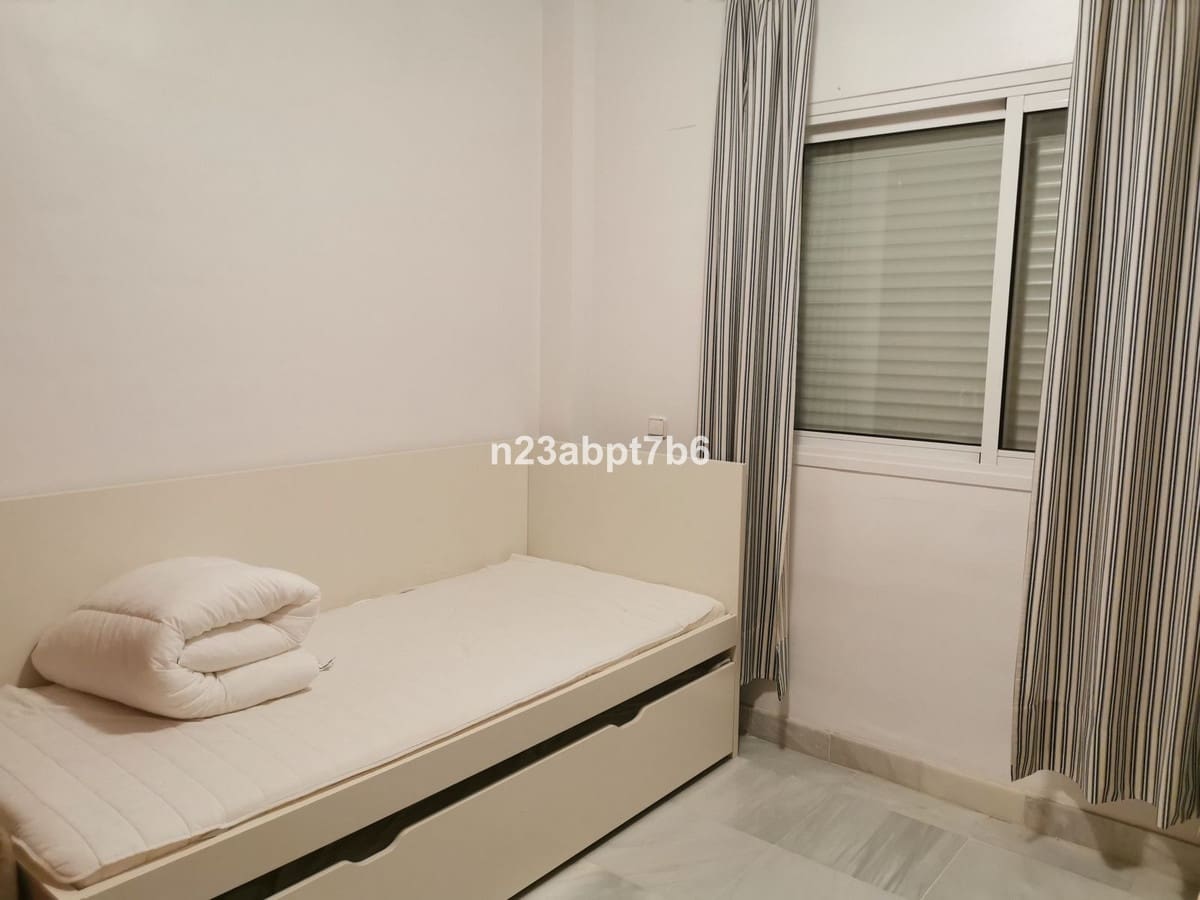 3 soveværelse Lejlighed til salg i Aloha Golf med swimmingpool garage - € 550.000 (Ref: 9479891)