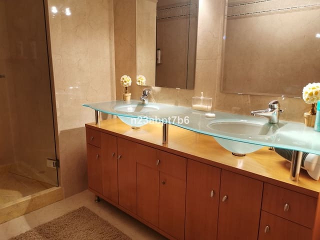 3 soveværelse Lejlighed til salg i Aloha Golf, Marbella med swimmingpool garage - € 550.000 (Ref: 9479891)