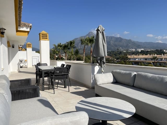 2 soverom Penthouse til salgs i La Dama de Noche - La Alzambra, Marbella med svømmebasseng - € 550 000 (Ref: 9479893)