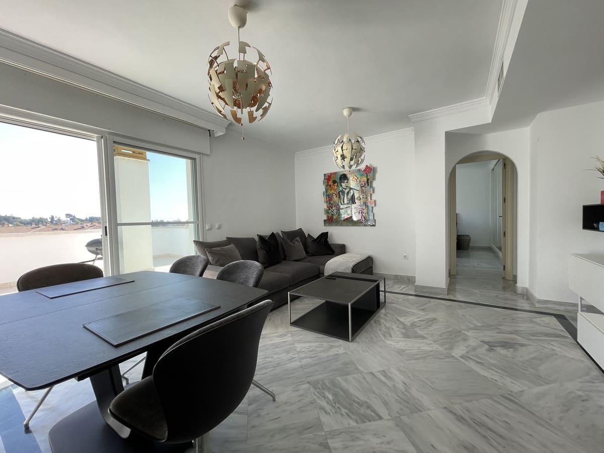 2 soverom Penthouse til salgs i Nueva Andalucia med svømmebasseng - € 550 000 (Ref: 9479893)