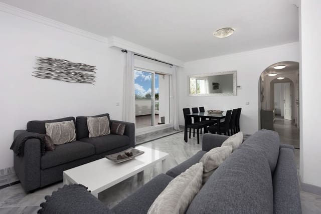 2 soverom Penthouse til salgs i Puerto Banus, Marbella med svømmebasseng garasje - € 550 000 (Ref: 9479894)