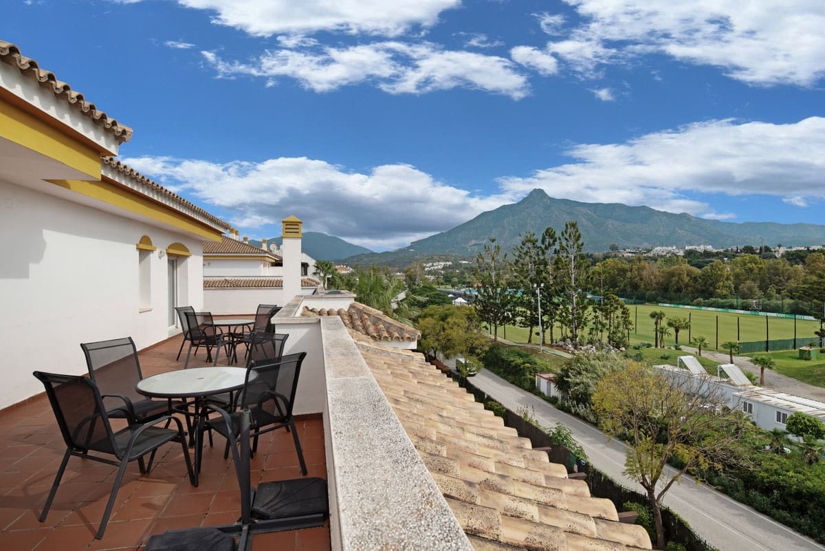 2 bedroom Penthouse for sale in Puerto Banus with pool garage - € 550,000 (Ref: 9479894)