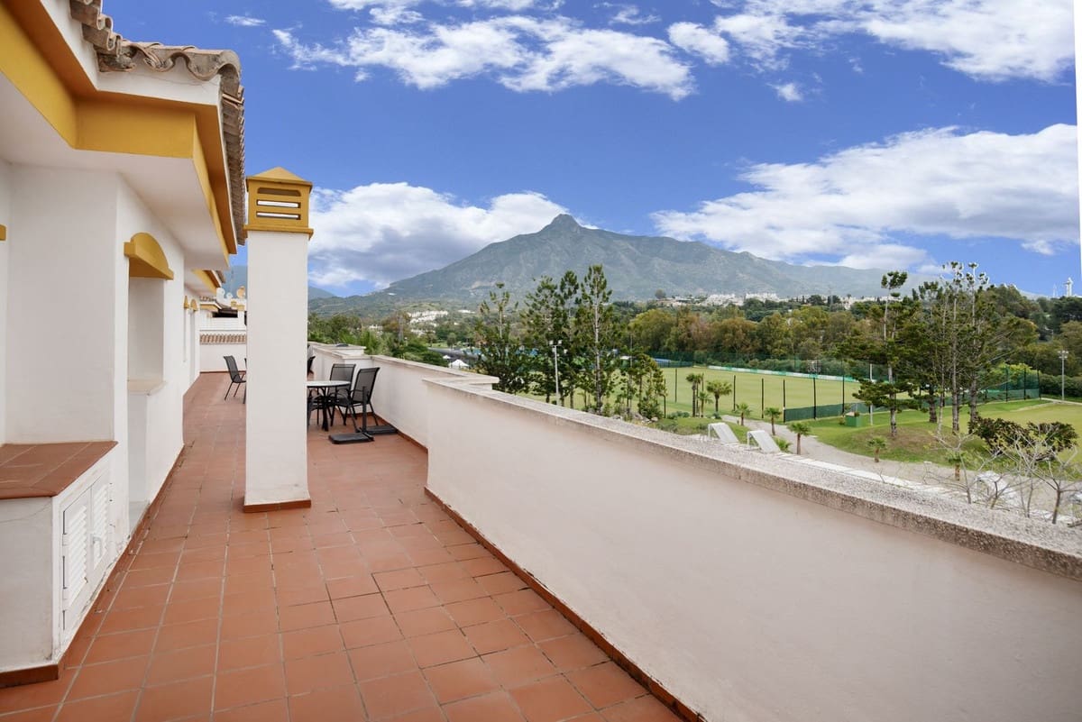 2 bedroom Penthouse for sale in Puerto Banus with pool garage - € 550,000 (Ref: 9479894)