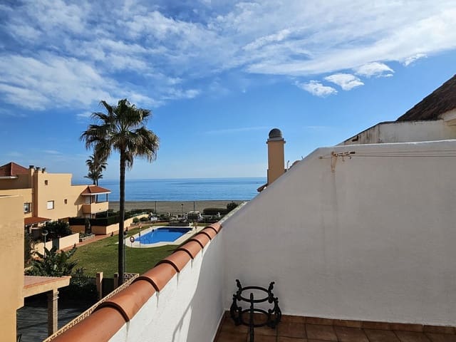 3 makuuhuone Paritalo myytävänä paikassa Bahia de Casares, Casares mukana uima-altaan - 550 000 € (Ref: 9479900)