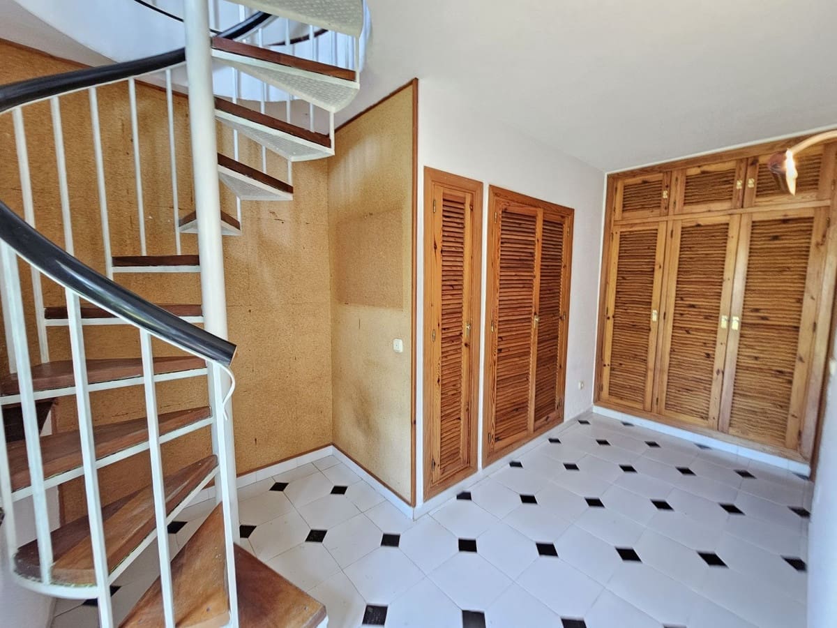 Casa de 3 habitaciones en El Chaparral en venta - 550.000 € (Ref: 9479901)