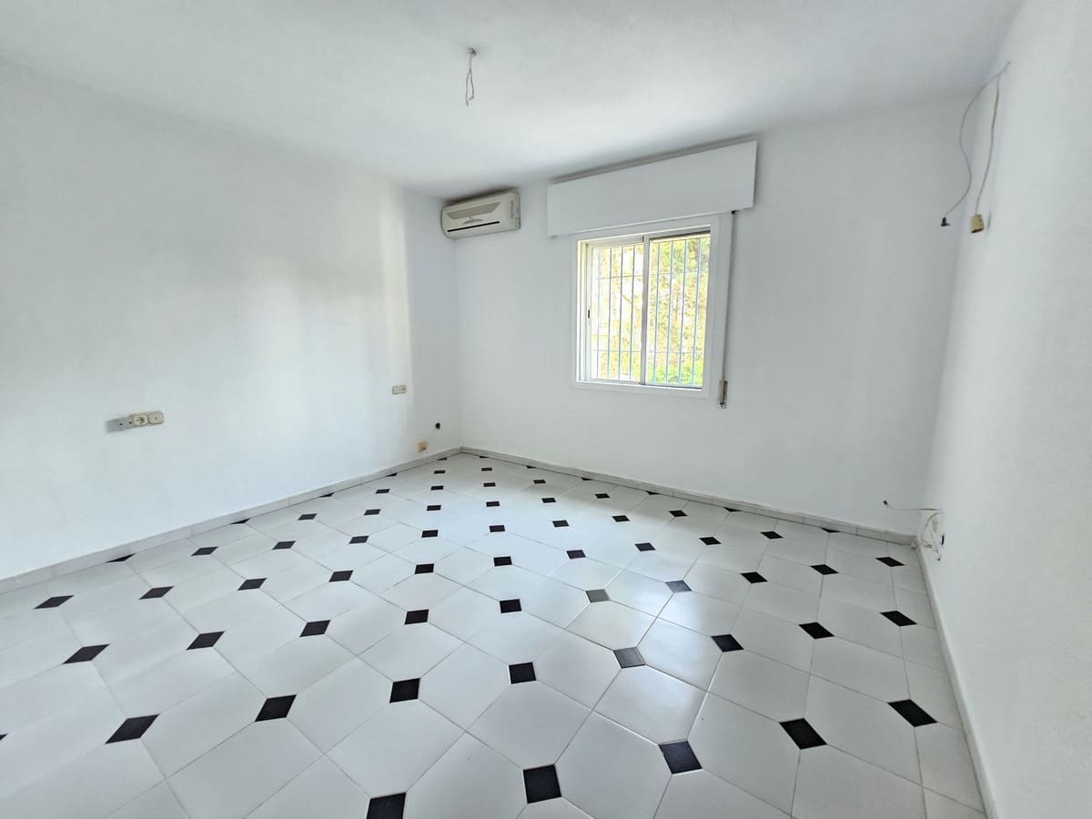 Casa de 3 habitaciones en El Chaparral en venta - 550.000 € (Ref: 9479901)