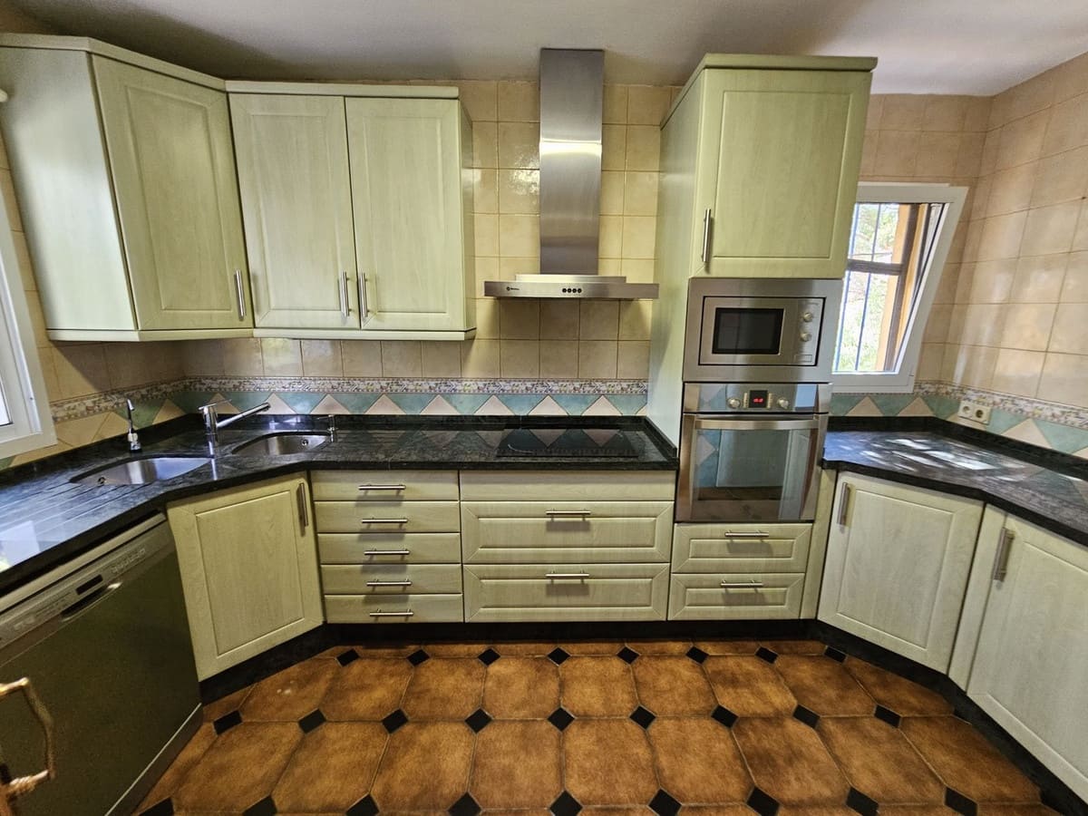 Casa de 3 habitaciones en El Chaparral en venta - 550.000 € (Ref: 9479901)