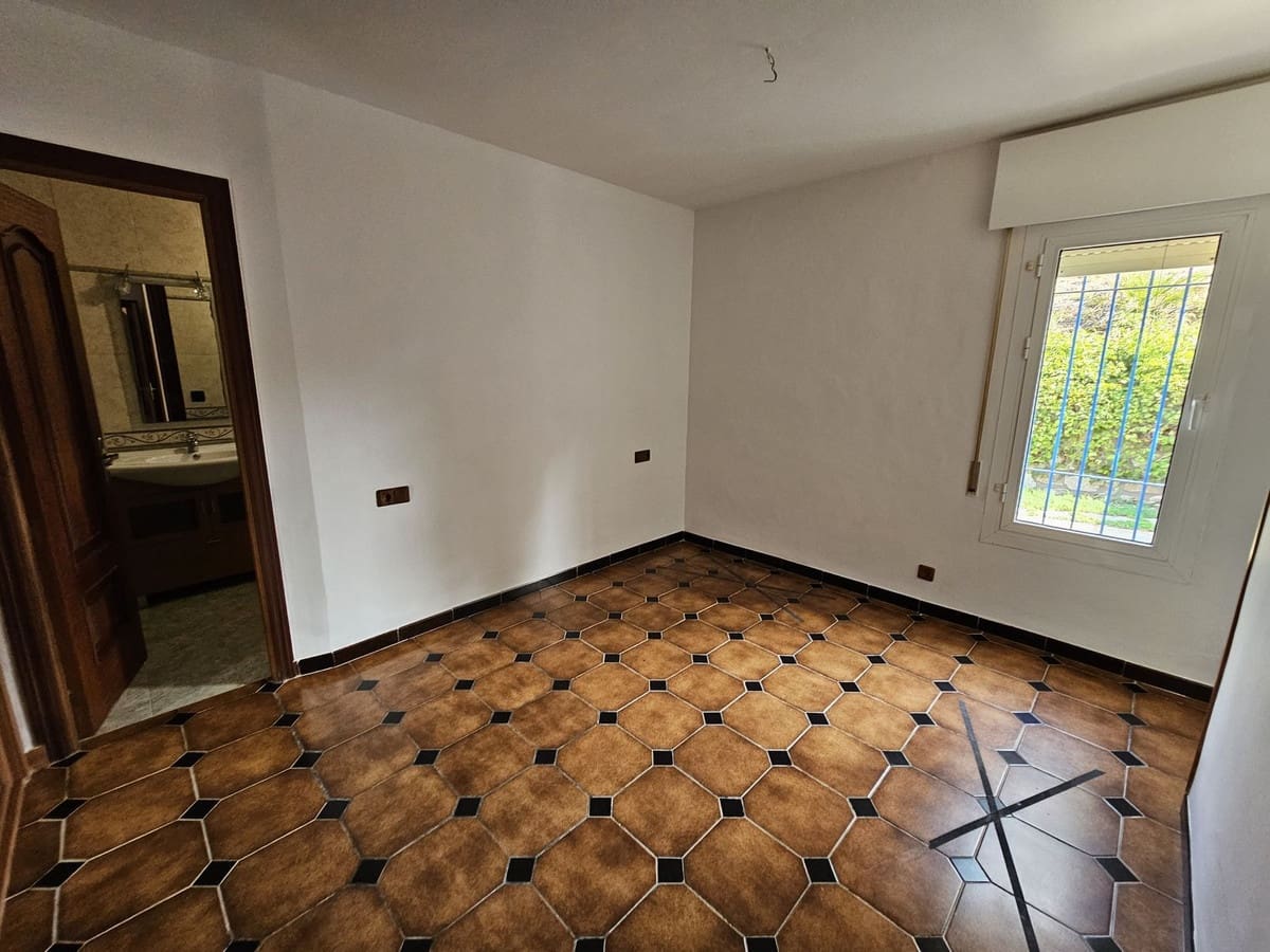 Casa de 3 habitaciones en El Chaparral en venta - 550.000 € (Ref: 9479901)