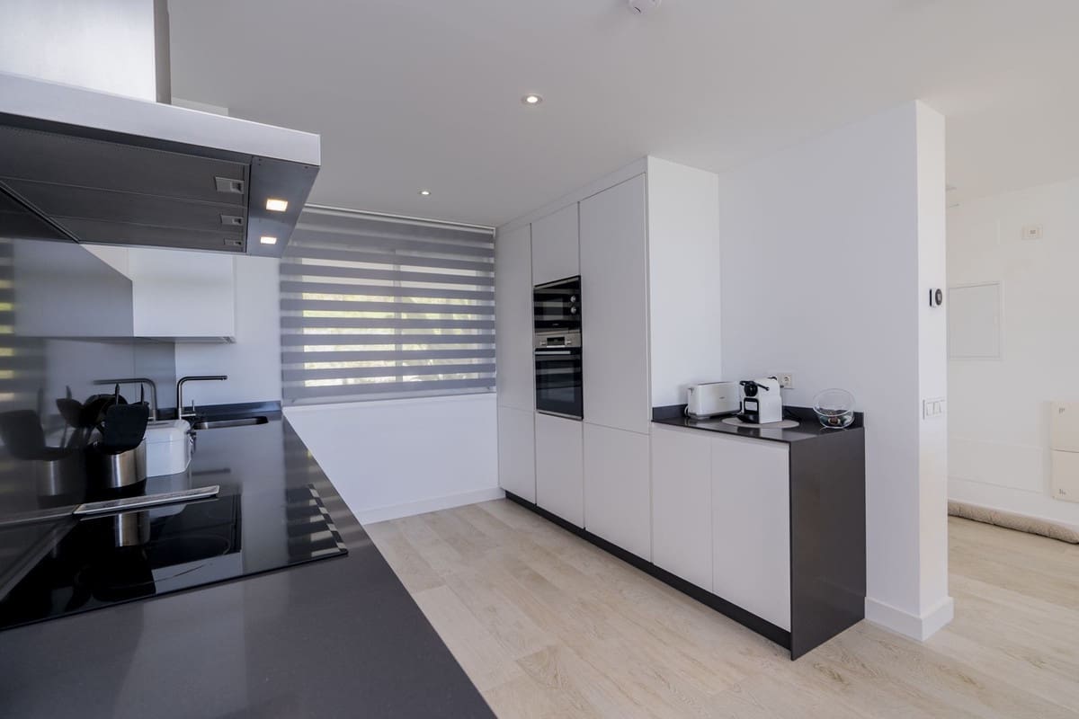 2 makuuhuone Huoneisto myytävänä paikassa Estepona mukana uima-altaan - 559 000 € (Ref: 9479904)