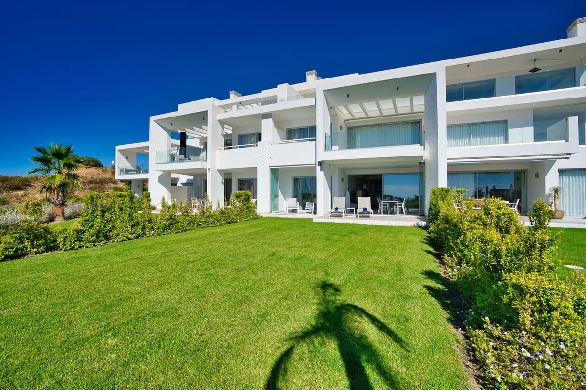 2 makuuhuone Huoneisto myytävänä paikassa Estepona mukana uima-altaan - 559 000 € (Ref: 9479904)