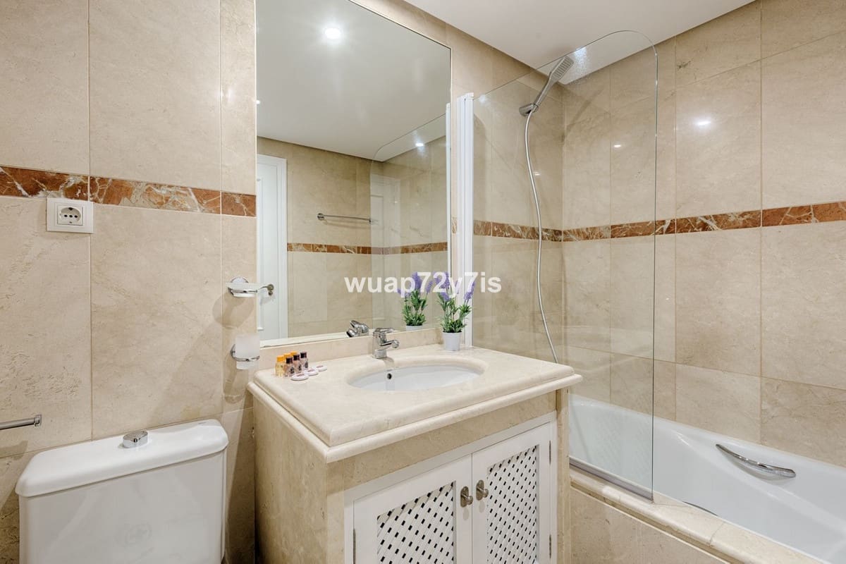 2 soveværelse Lejlighed til salg i Estepona med swimmingpool - € 559.000 (Ref: 9479905)