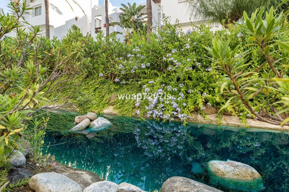 2 soveværelse Lejlighed til salg i Estepona med swimmingpool - € 559.000 (Ref: 9479905)