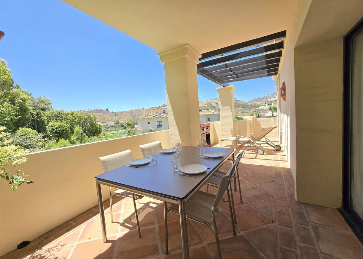 2 bedroom Apartment for sale in Benahavis with pool garage - € 559,000 (Ref: 9479906)