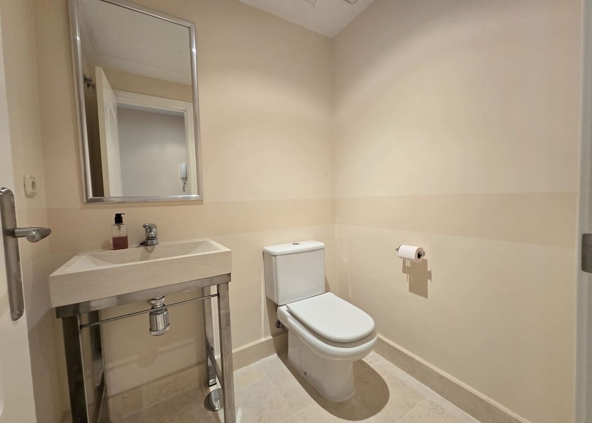 2 bedroom Apartment for sale in Benahavis with pool garage - € 559,000 (Ref: 9479906)