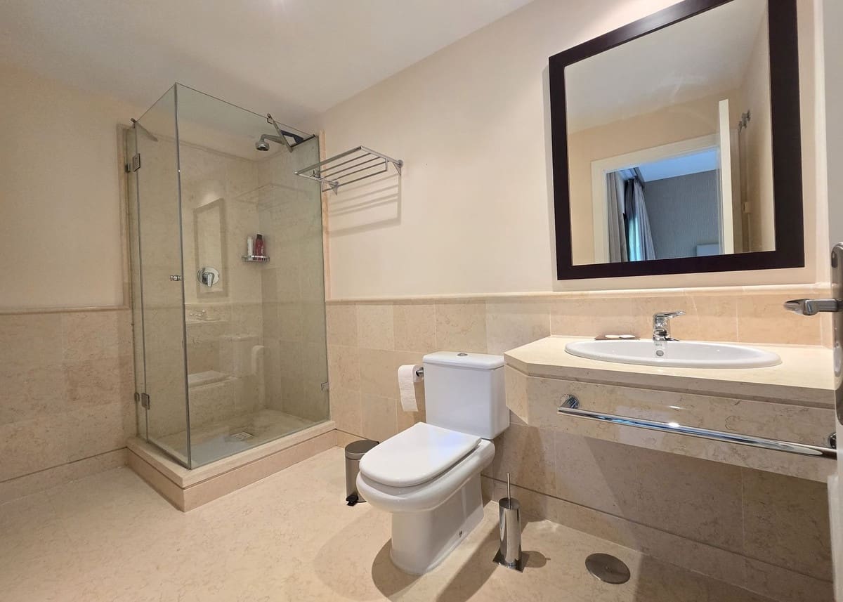 2 bedroom Apartment for sale in Benahavis with pool garage - € 559,000 (Ref: 9479906)