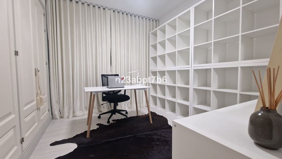 2 bedroom Apartment for sale in El Paraiso with pool garage - € 560,000 (Ref: 9479908)