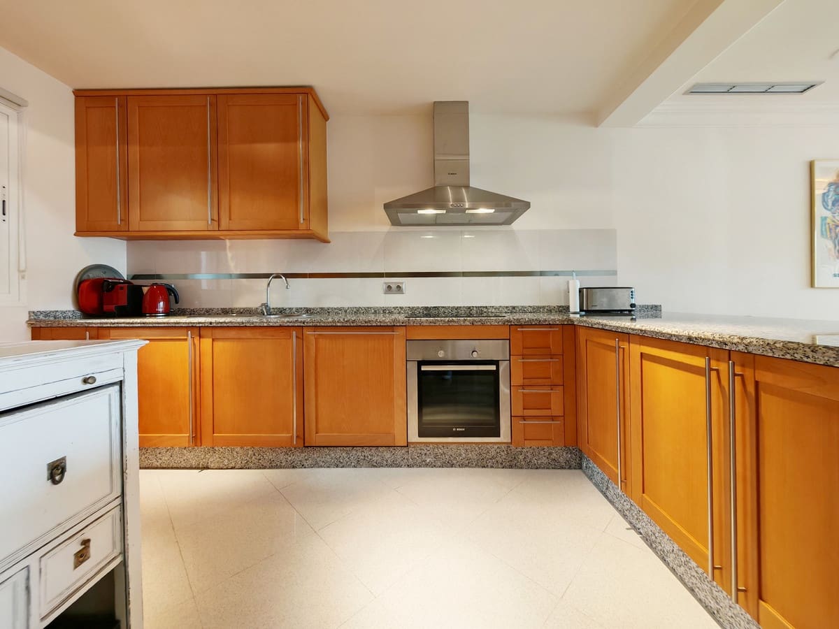 2 chambre Appartement à vendre à Nueva Andalucia avec piscine - 560 000 € (Ref: 9479909)