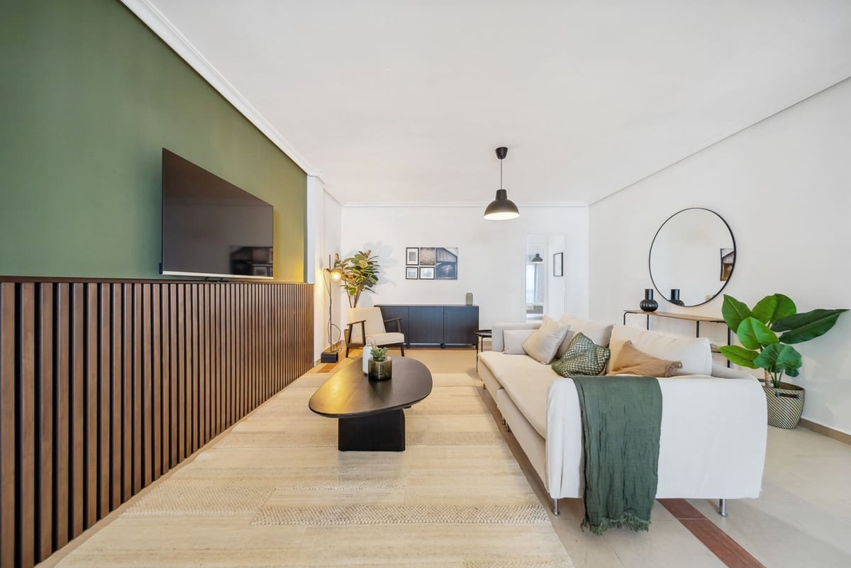 2 soverom Leilighet til salgs i Nueva Andalucia med svømmebasseng - € 560 000 (Ref: 9479910)