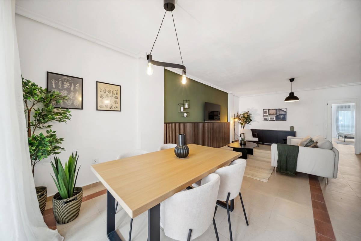 2 soverom Leilighet til salgs i Nueva Andalucia med svømmebasseng - € 560 000 (Ref: 9479910)