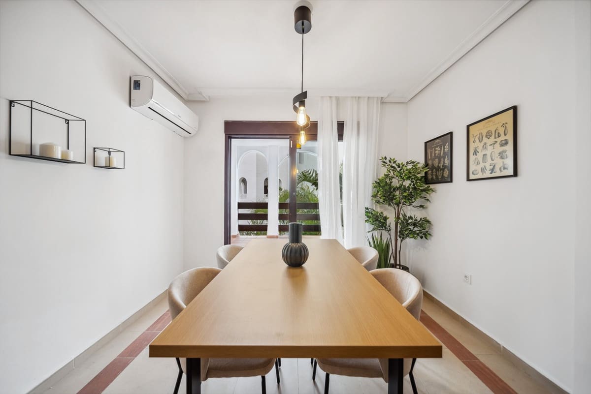 2 soverom Leilighet til salgs i Nueva Andalucia med svømmebasseng - € 560 000 (Ref: 9479910)