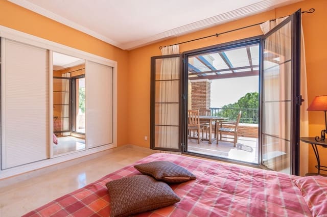 3 makuuhuone Huoneisto myytävänä paikassa Los Arqueros, Benahavís mukana uima-altaan - 560 000 € (Ref: 9479911)