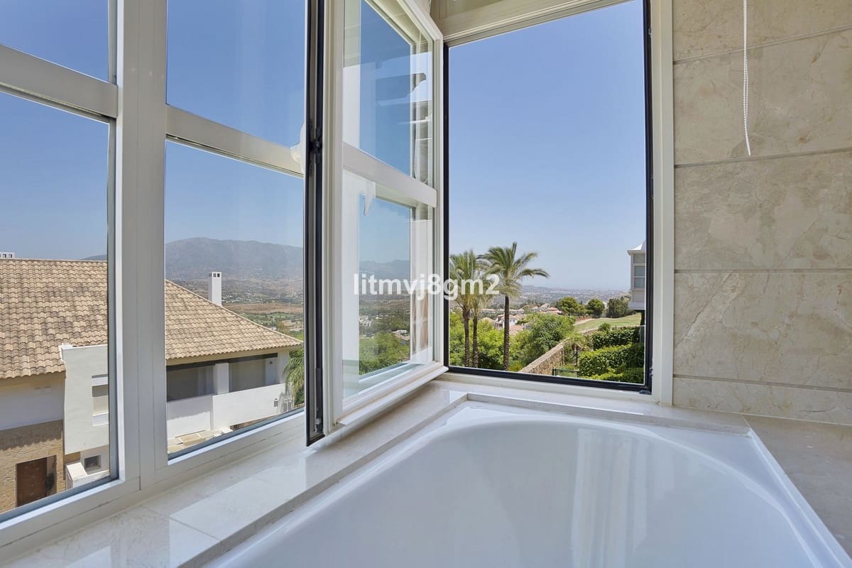 3 sypialnia Dom blizniak na sprzedaż w Mijas Costa z basenem - 560 000 € (Ref: 9479912)