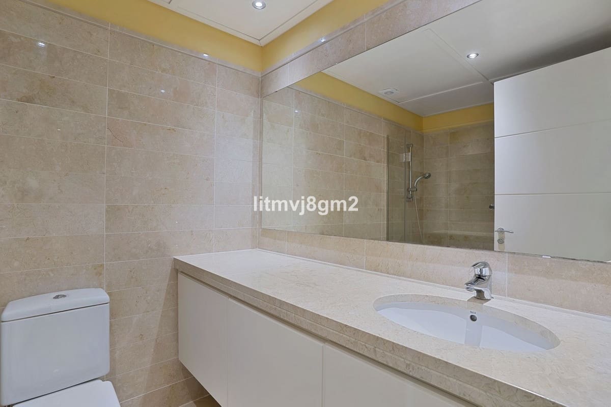 3 sypialnia Dom blizniak na sprzedaż w Mijas Costa z basenem - 560 000 € (Ref: 9479912)