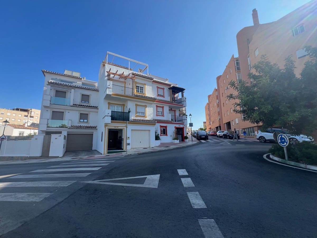 4 soveværelse Byhus til salg i Estepona - € 560.000 (Ref: 9479914)