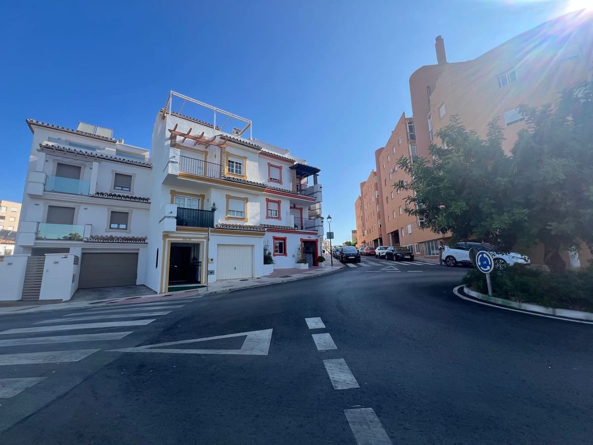 4 soveværelse Byhus til salg i Estepona - € 560.000 (Ref: 9479914)
