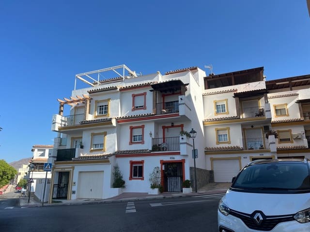 4 soveværelse Byhus til salg i Centro, Estepona - € 560.000 (Ref: 9479914)