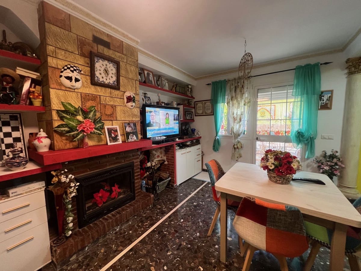 4 soveværelse Byhus til salg i Estepona - € 560.000 (Ref: 9479914)