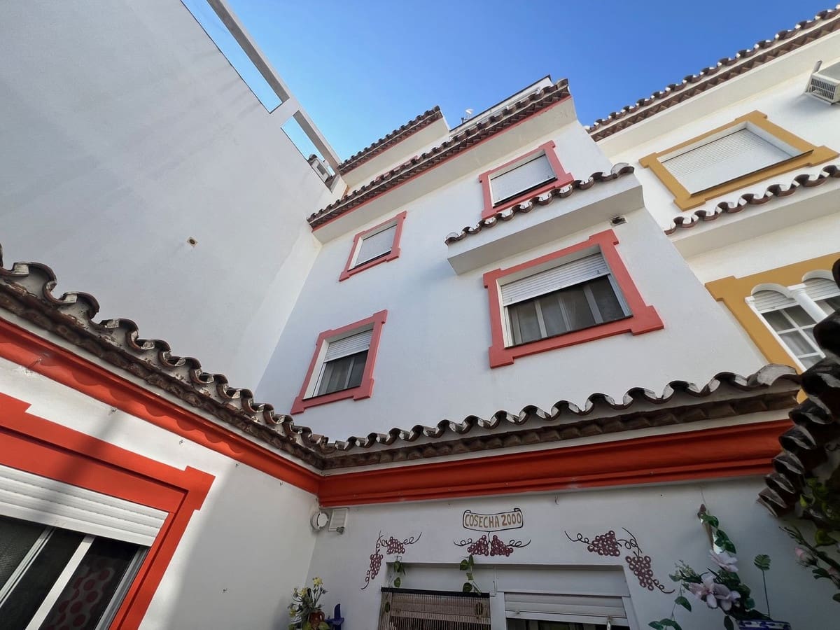 4 soveværelse Byhus til salg i Estepona - € 560.000 (Ref: 9479914)