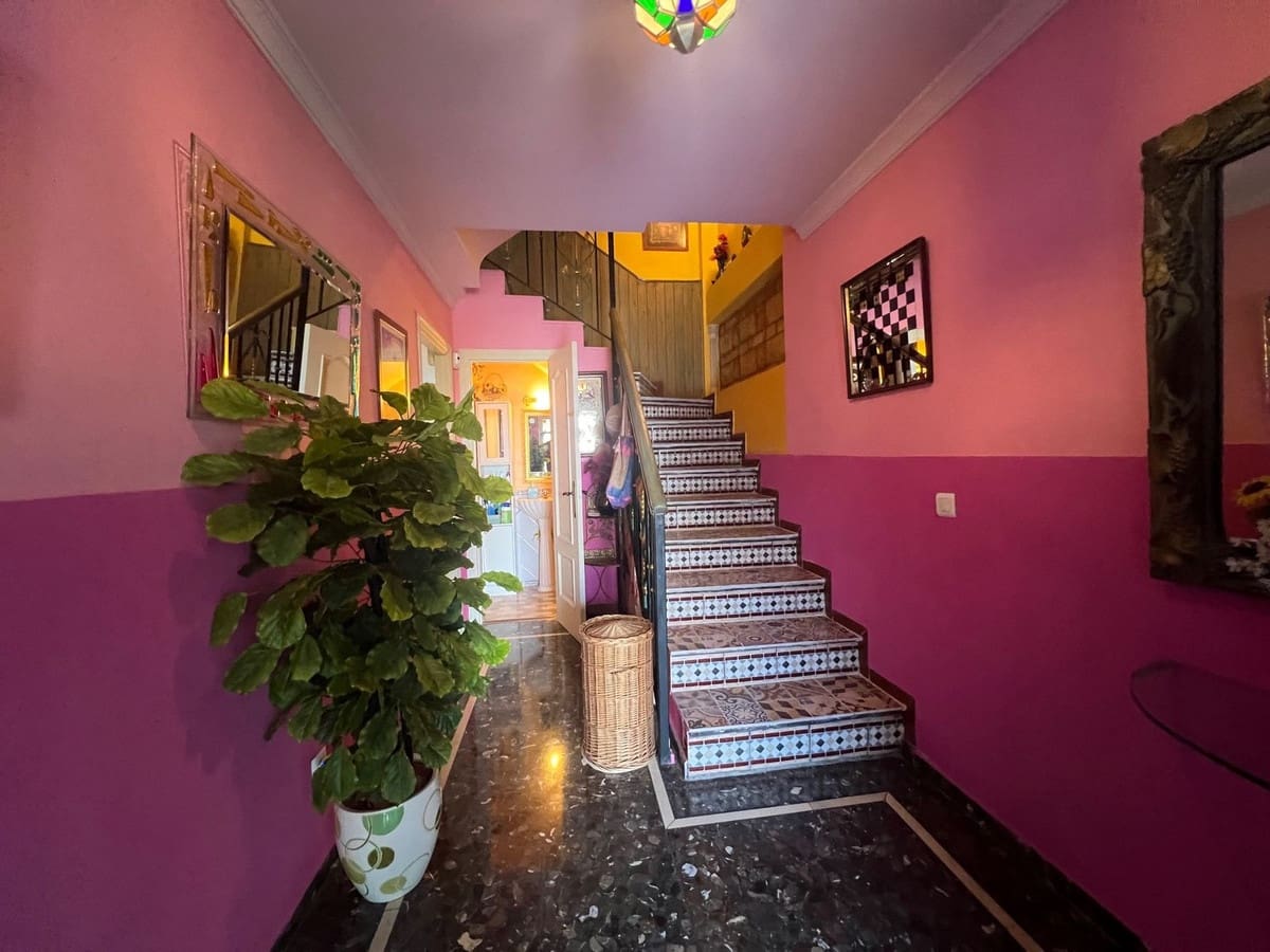 4 soveværelse Byhus til salg i Estepona - € 560.000 (Ref: 9479914)